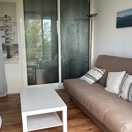 Bright Near And Center Lägenhet